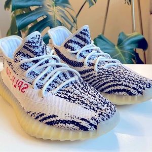 Yeezy Boost 350 V2 "Zebra"